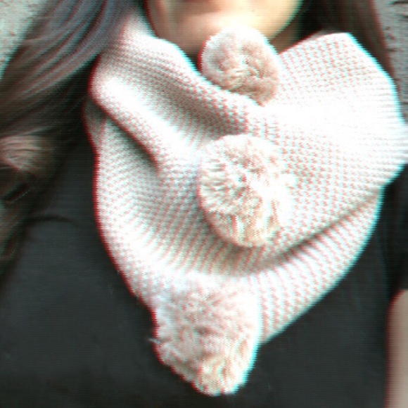 MAUVE POM POM WARM AND FUZZY INFINITY SCARF - Picture 4 of 8